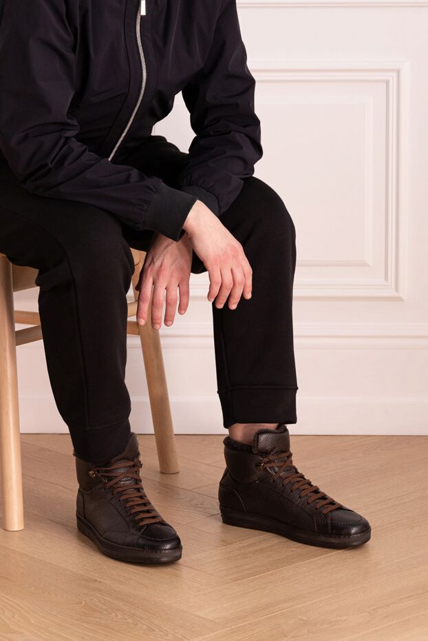 Doucal`s winter sneakers brown with inner fur and textured leather

 148282 - photo 2