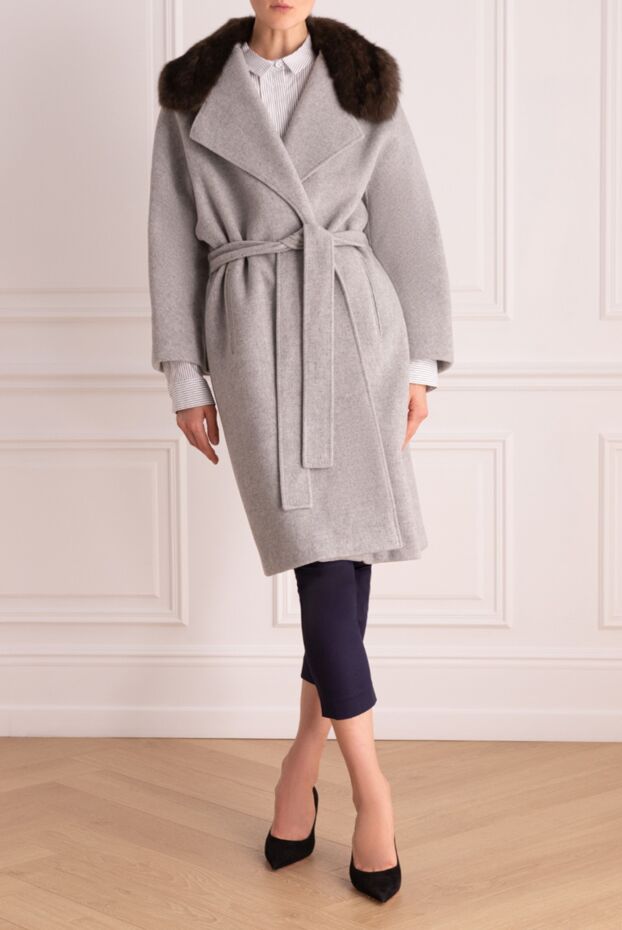 FG Furs жүннен тоқылған, белбеулі, түкті жағалы сұр түсті пальто 153927 - фото 2