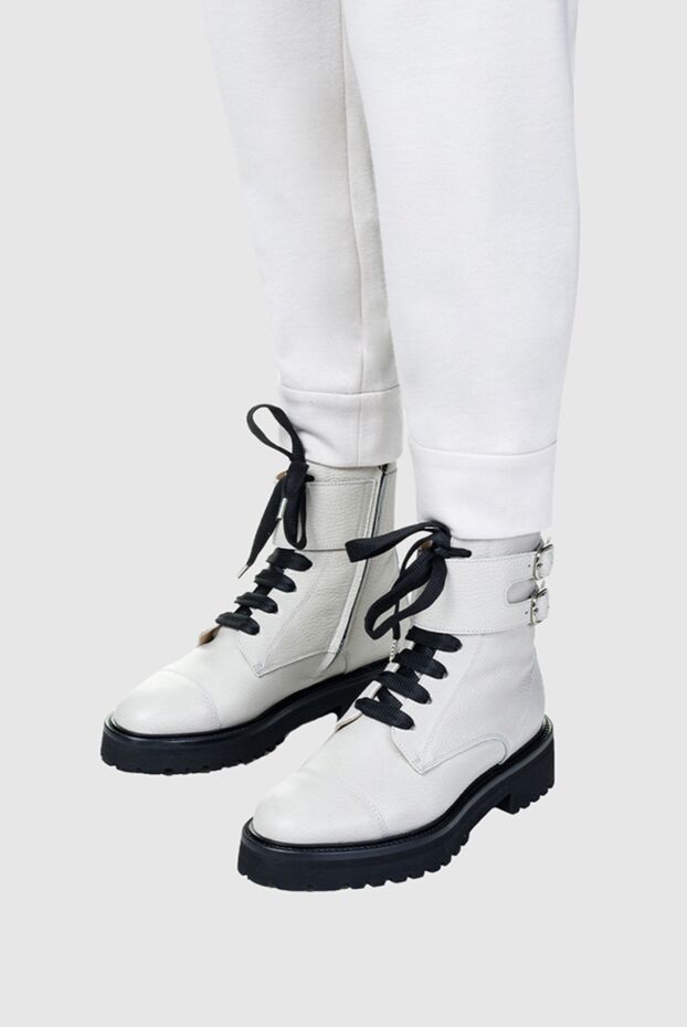 Doucal`s women's gray leather boots with a black sole 155312 - photo 3