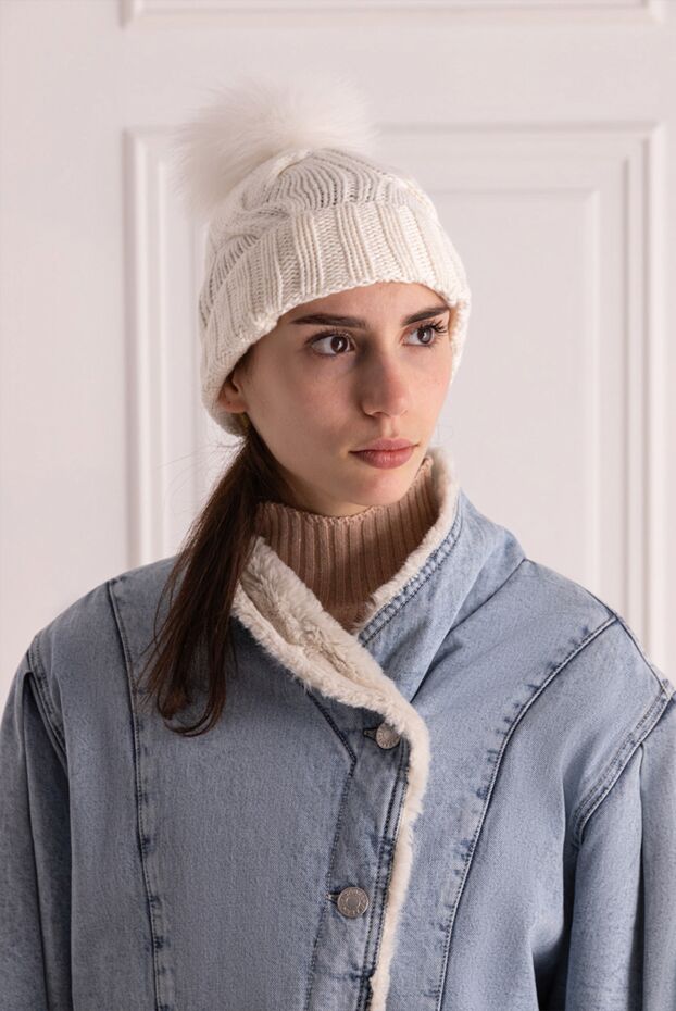 Loro Piana ақ әйелдерге арналған кашемирден жасалған түкті помпонмен және текстуралы тоқылған бас киім 156788 - фото 3