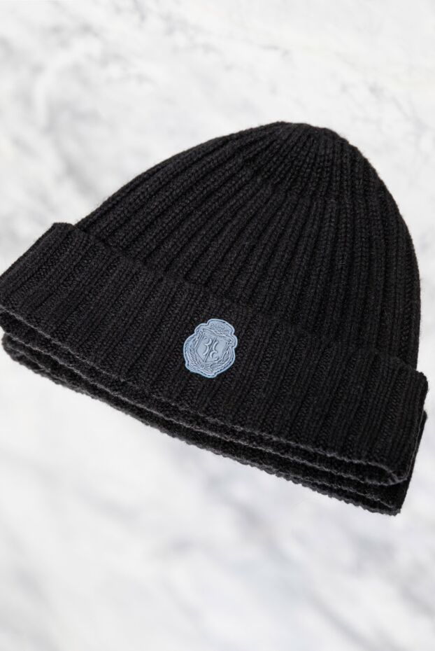 Billionaire black knitted hat with voluminous elastic band and contrasting patch
 157135 - photo 2
