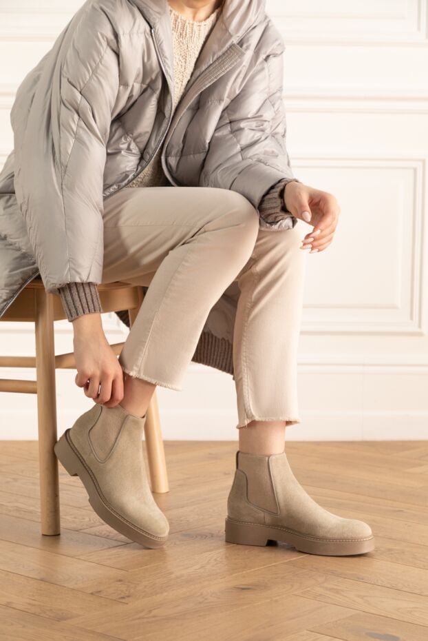 Santoni women's beige nubuck boots with elastic inserts 160872 - photo 2