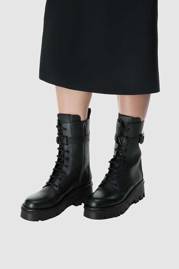 Valentino women's high black leather boots with a strap and logo 163771 - photo 3