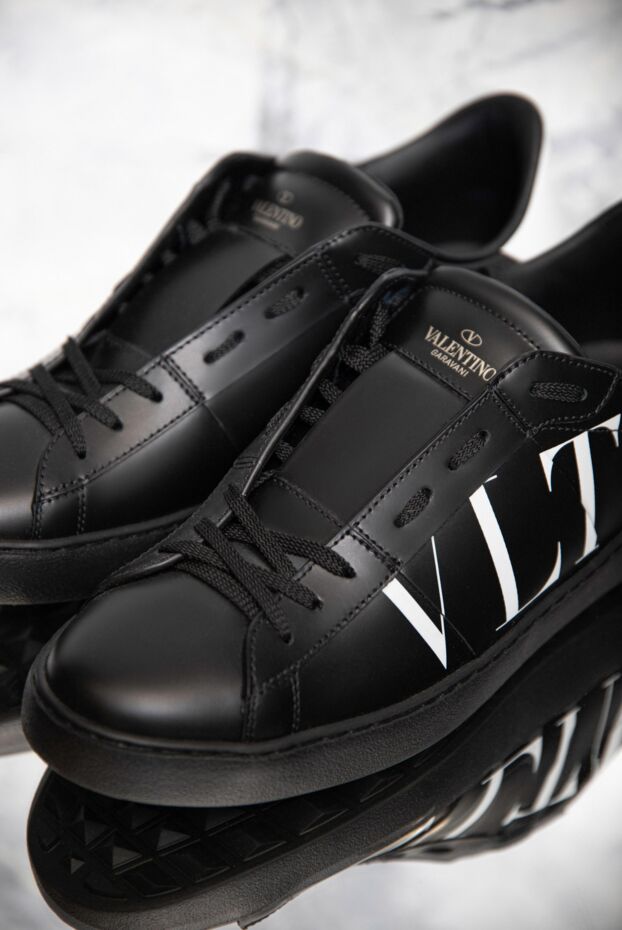 Valentino ақ vltn логотипі және контраст өкшесі бар қара былғары кроссовкалар
166949 - фото 2