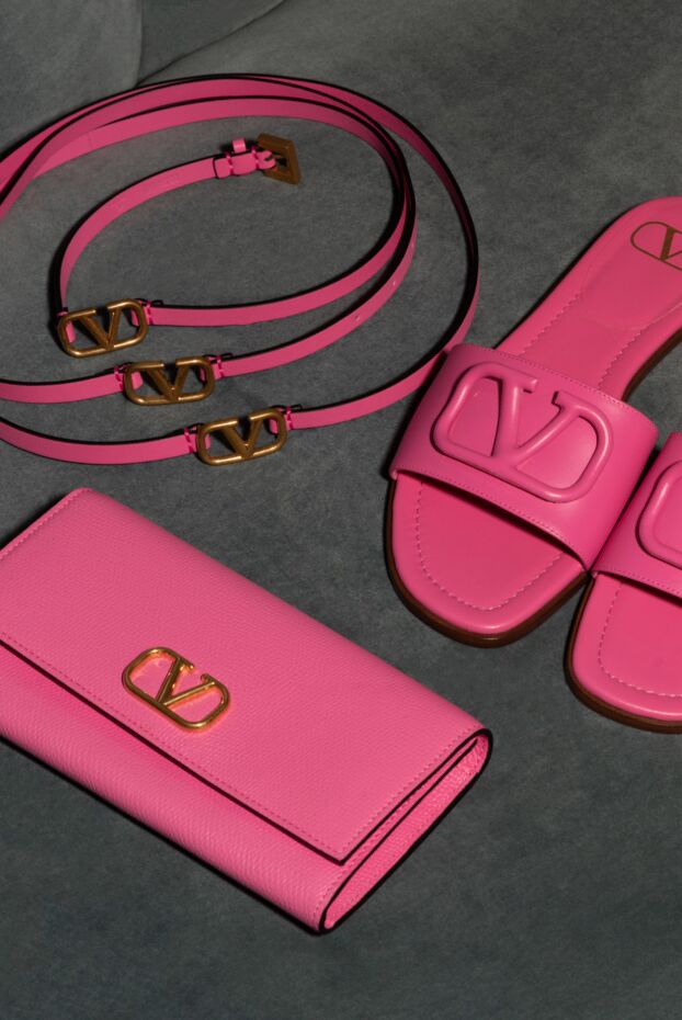 Valentino алтын түсті vlogo логотипі бар қызғылт жылтыратылған былғары слайдтар 168165 - фото 2