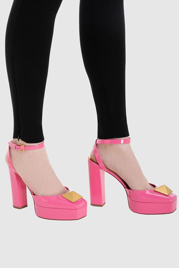 Valentino алтын түсті декормен биік өкшелі қызғылт былғарыдан жасалған әйелдердің сандалдары 168167 - фото 3