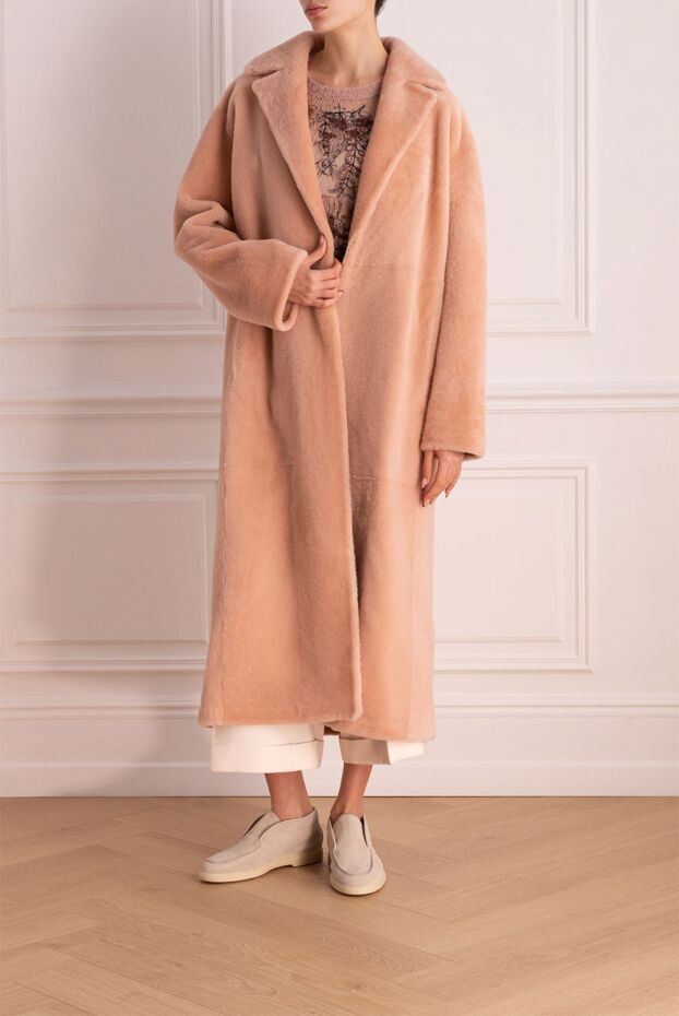 Loro Piana женская шуба розовая удлиненная с мягкой фактурой из натурального меха
 169721 - фото 3