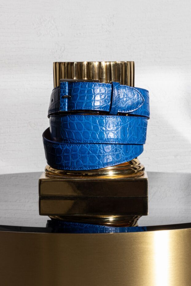 Cesare di Napoli a crocodile leather belt with a distinctive texture and a metal buckle.
 171943 - photo 2