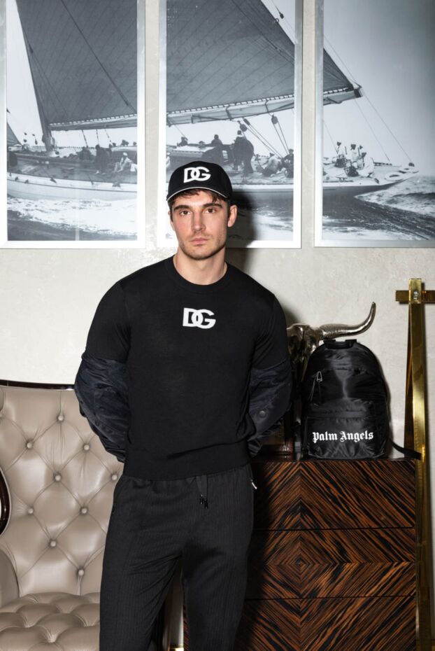 Dolce & Gabbana black men's crew neck jumper with white dg logo 172915 - photo 2