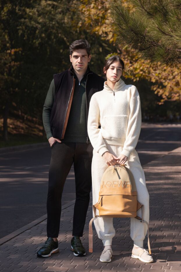 Loro Piana былғары кірістірулері бар бежевый жүннен жасалған әйелдер кроссовкалары
 174627 - фото 2