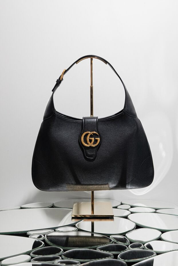 Gucci сумка женская из чёрной кожи с логотипом gg и короткой ручкой
175329 - фото 2