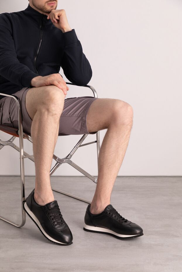 Doucal`s black grained leather sneakers with perforations and wave stitching
 178462 - photo 2
