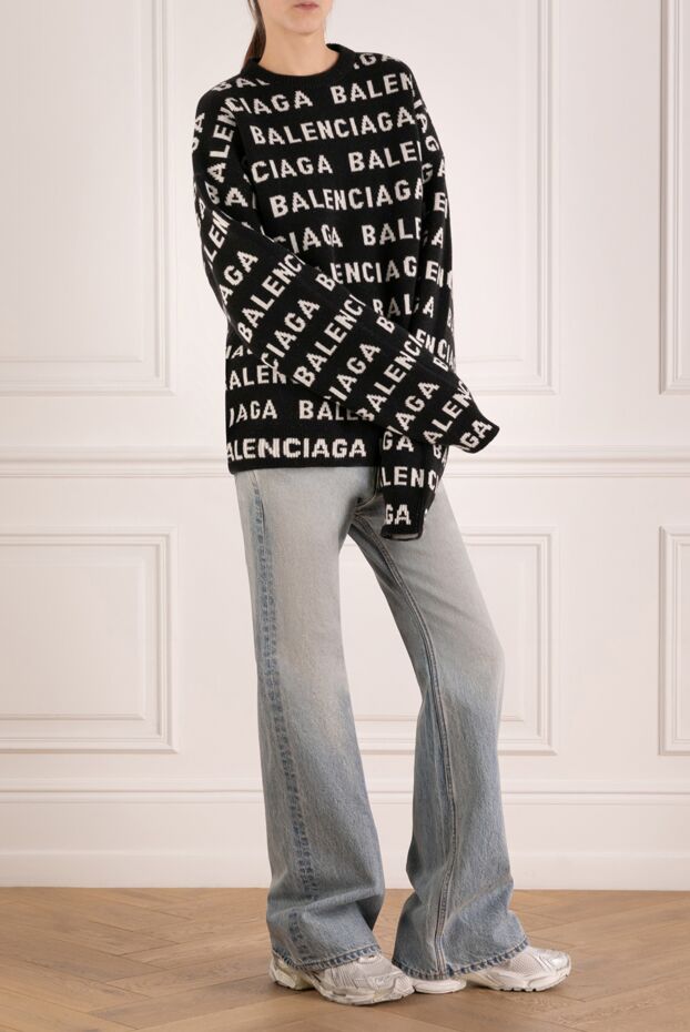 Balenciaga oversized wool jumper with an all-over logo print
180452 - photo 2