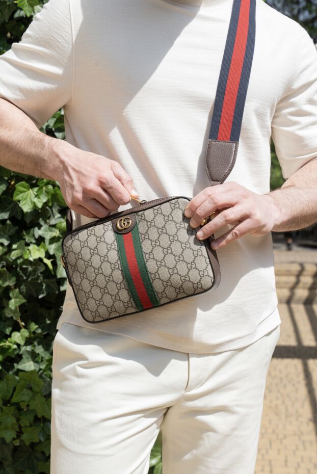 Gucci маленькая сумка через плечо ophidia бежевая 185226 - фото 2