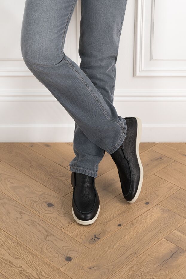 Corneliani black grained loafers with natural fur insulation 186743 - photo 2