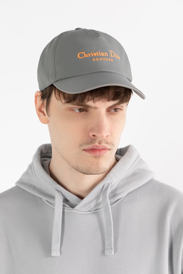 Dior ерлерге арналған сұр түсті dior homme логотипімен кестеленген бейсбол қалпағы 187076 - фото 2