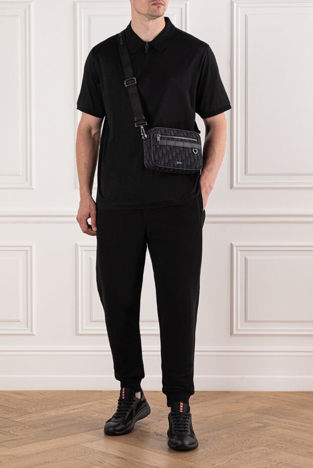Brioni кеудеде сыдырма және фирмалық кестелі қара поло
190040 - фото 2