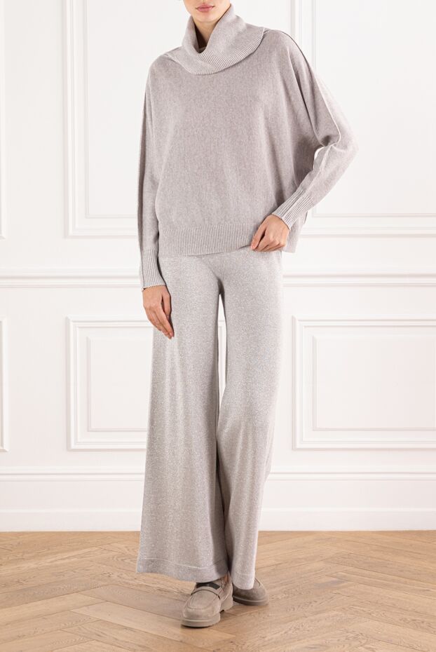 D.Exterior a warm, light-colored jumper with a wide collar and textured knit
 191385 - photo 2