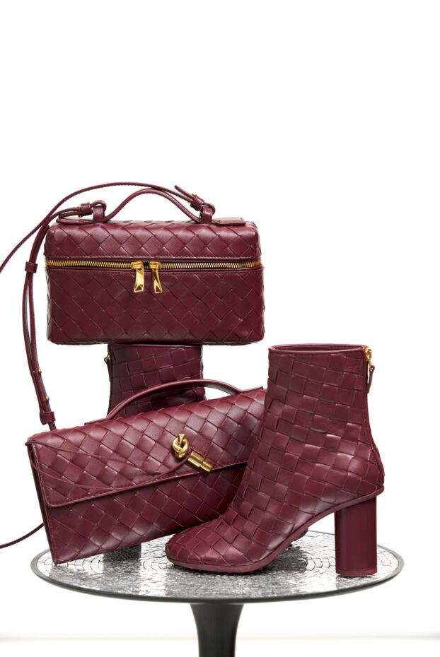 Bottega Veneta косметичка bang bang из плетеной кожи intrecciato бордовая
 191738 - фото 2