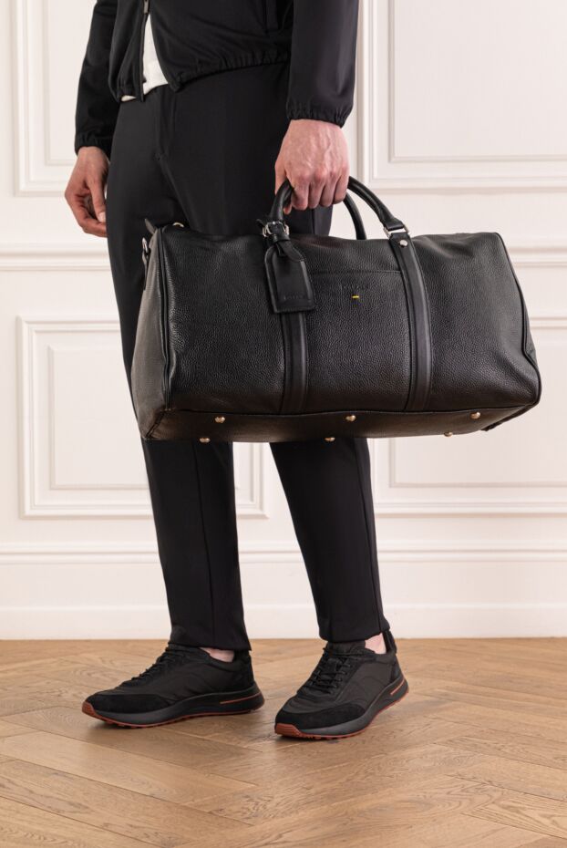 Men's travel bag in elegant black grained leather - photo 2