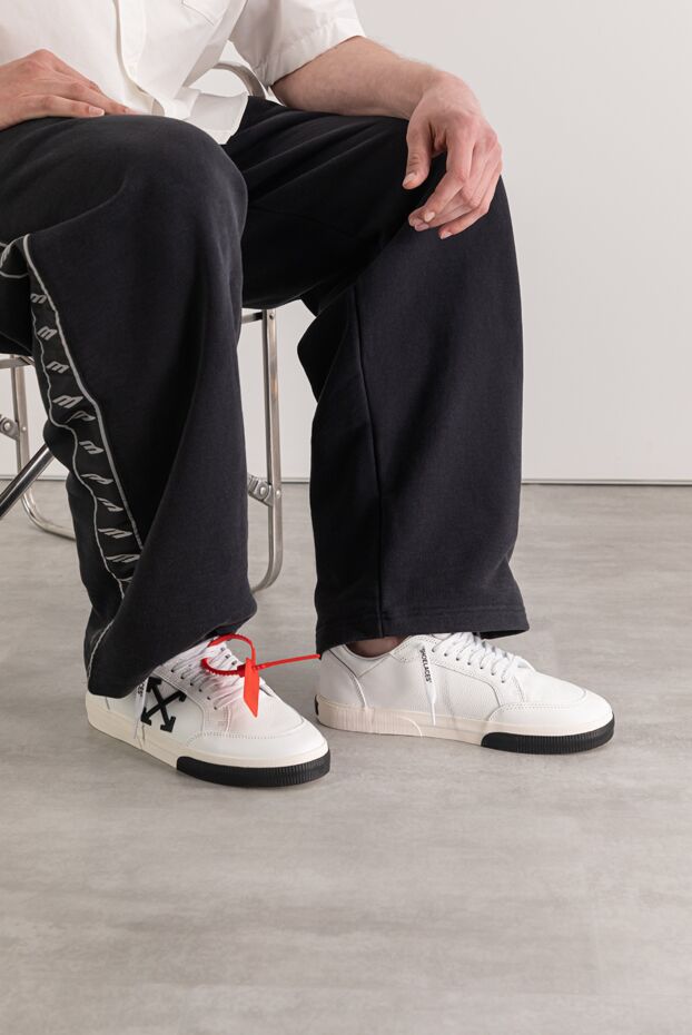 Off-White низкие кроссовки vulcanized белого цвета из натуральной кожи с фирменными элементами 193722 - фото 2