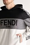 Fendi Костюм спортивный мужской из хлопка и полиэстера белый - Надпись бренда, лампасы, сочетание трех цветов. Капюшон. 55% полиэстер, 45% хлопок. Кулиска, молния. Четыре боковых кармана. Страна производитель: Италия. Уход: специализированная чистка - фото 5