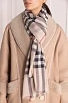 Шарф из шерсти и шелка бежевый женский из шерсти и шелка Burberry - клетчатый узор. 51% шерсть, 49% шелк. Страна производитель: Италия. Уход: специализированная чистка - фото 2