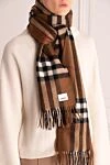Шарф из кашемира коричневый женский Burberry - клетчатый узор. 100% кашемир. Страна производитель: Италия. Уход: специализированная чистка - фото 2
