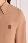 Brunello Cucinelli Бежевая шелковая рубашка с нагрудным карманом
- один нагрудный карман. пуговицы. 100% шелк . Страна производитель: Италия. Уход: специализированная чистка - фото 5