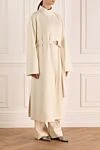 Loro Piana White cashmere coat for women - side cuts. 100% cashmere. Fastener: belt. two pockets. Country of manufacture: Italy. Care: specialized cleaning - photo 3