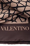 Valentino Платок шелковый женский коричневый - логотип. 100% шелк. Страна производитель: Италия. Уход: специализированная чистка - фото 3