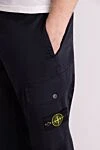 Stone Island Брюки из хлопка и эластана синие мужские - логотип бренда. 98% хлопок, 2% эластан. пуговица, молния. два передних, два боковых, один задний карман. Страна производитель: Италия . Уход: специализированная чистка - фото 5