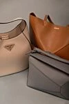 Сумка из натуральной кожи бежевая женская Prada - логотип бренда. 100% натуральная кожа. молния. . Страна производитель: Италия . Уход: специализированная чистка - фото 8