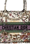 Dior Сумка женская фиолетовая из текстиля - вышивка. 100% текстиль. Размеры: 36 х 27,5 х 16,5 см. Длина ручки 42см. Страна производитель: Франция. Уход: специализированная чистка - фото 5