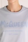 Alexander McQueen Футболка женская голубая из хлопка - логотип бренда. 100% хлопок. Страна производитель: Италия. Уход: специализированная чистка - фото 5