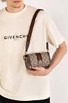 Мини-сумка Ophidia с логотипом Double G Gucci - логотипом Double G, полоса WEB, Фурнитура золотистого цвета. 100% текстиль GG Supreme бежевого цвета . Размер: Ш 18,5 х В 10 х Г 5,5 см. Ремень: съемный регулируемый плечевой ремень высотой 55 см.  магнитная застежка. Страна производитель: Италия. Уход: специализированная чистка - фото 2