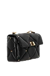 Valentino Сумка Garavani Roman Stud из кожи наппа черная женская - лоскутная конструкция и отделка, украшенная маленькими заклепками. 100% кожа наппа. Размер: Ш25xВ16xГ10 см. клапан с поворотным замком . один накладной карман и один карман на молнии. Длина ремня: длина плечевого ремня: 55 см. Страна производитель: Италия. Уход: специализированная чистка - фото 3