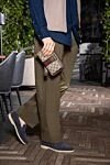 Мужская сумка-клатч Ophidia GG коричневая Gucci - красно-зеленая лента Web. 60% полиуретан, 20% хлопок, 20% полиэстер. пуговица, молния. Размер: Ш 21 х В 13 х Г 4 см. карман на молнии. Страна производитель: Италия. Уход: специализированная чистка - фото 8
