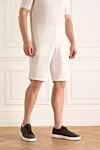 Armani Ерлерге арналған ақ мақта және эластанды шорт - Құрамы: 97% мақта, 3% эластан. Жабу: түйме, найзағай. Қалталар: екі бүйір қалта, екі артқы қалта. Шығарылған елі: Италия. Күтім: арнайы тазалау - фото 3