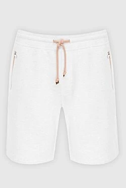 Белі серпімді және сыдырма қалталары бар сәнді ақ шорт