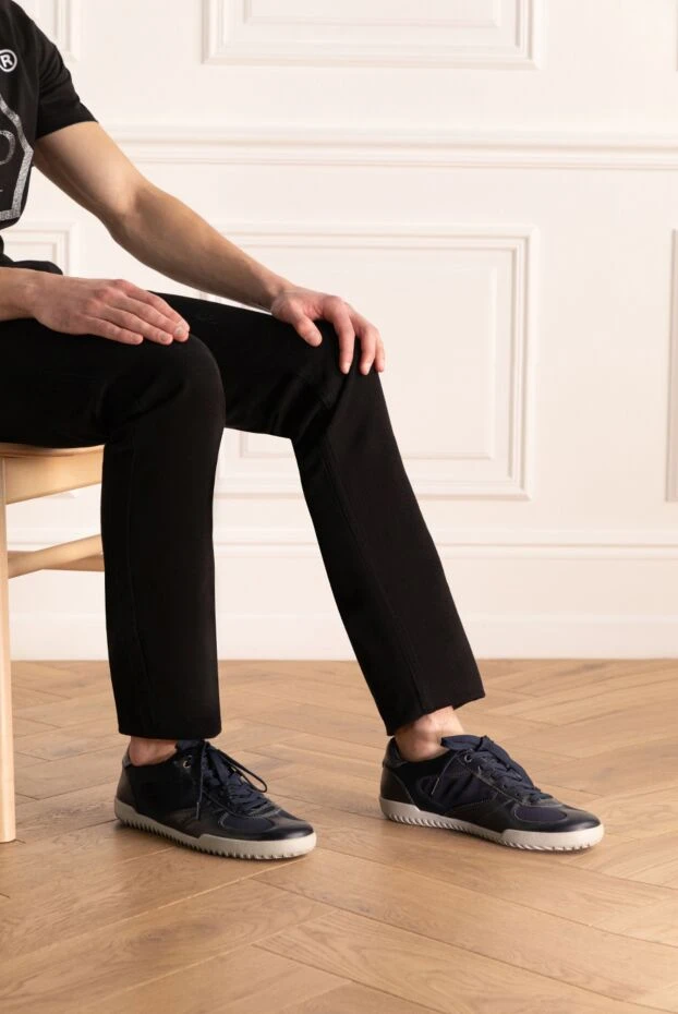 Dolce & Gabbana мужские кроссовки тёмно-синие из кожи и текстиля
118965 - фото 2