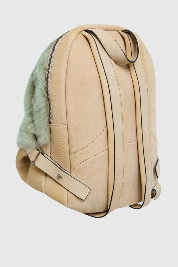 Brunello Cucinelli рюкзак женский кожаный бежевый с зеленым мехом 136574 - фото 3
