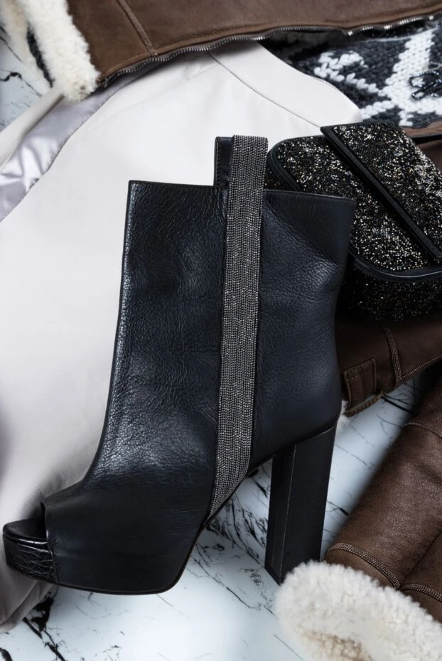 Brunello Cucinelli women's gray leather ankle boots with a silver stripe and an open toe 136596 - photo 2