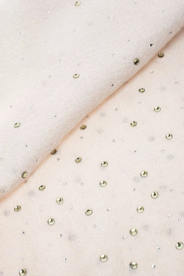 Casheart шарф женский белый с декоративными камнями и бахромой 136821 - фото 3