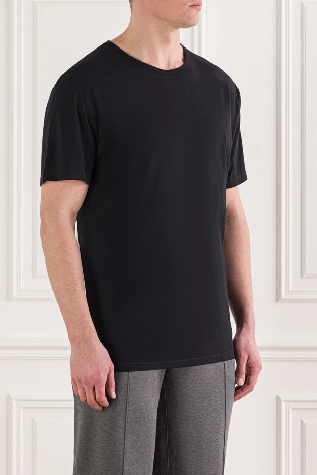 Футболка из хлопка черная мужская - фото 2