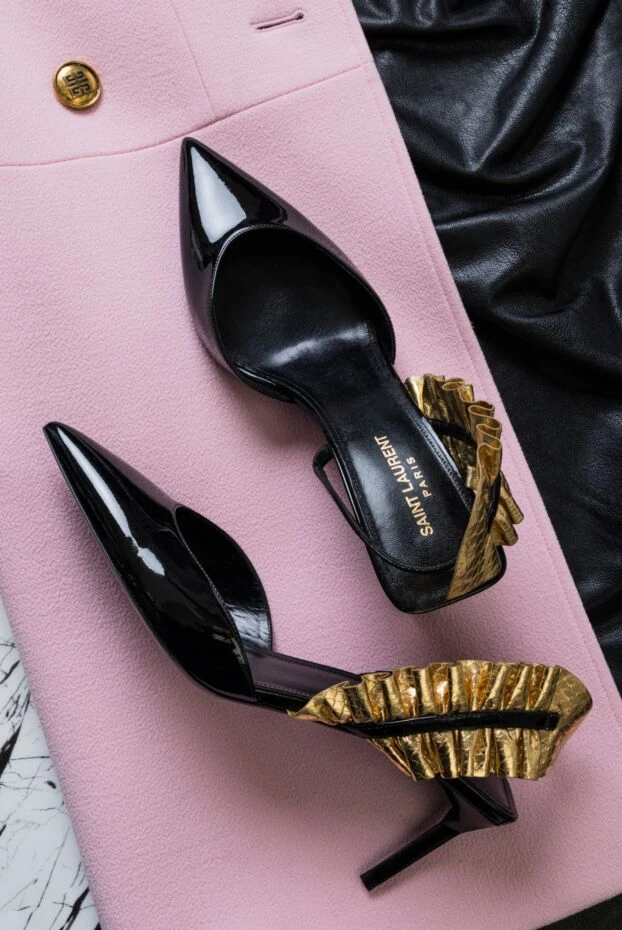 Туфли женские чёрные кожаные с золотой драпировкой - фото 2