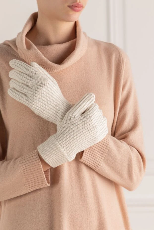 Malo woman white cashmere gloves for women купить с ценами и фото 144213 - photo 2