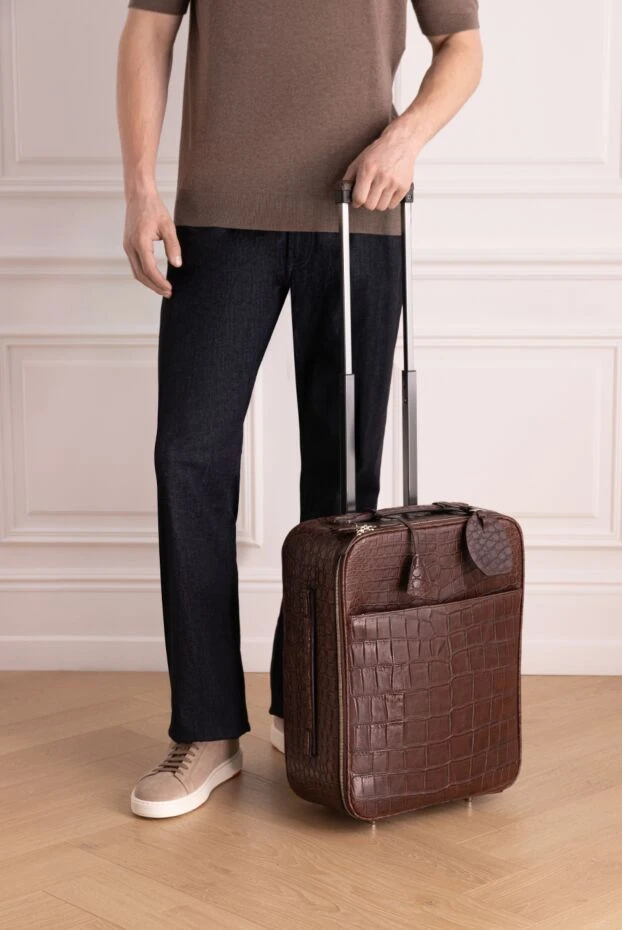 Vaccari man brown alligator suitcase for men купить с ценами и фото 145430 - photo 2