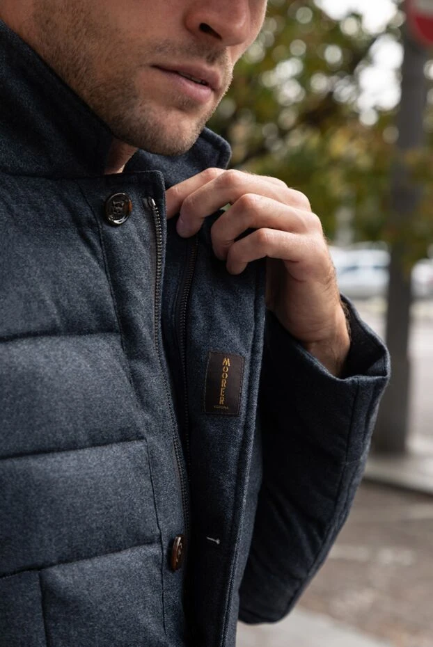 Moorer мужской серый пуховик из фактурной шерсти с воротником-стойкой и приталенным силуэтом
 149228 - фото 3