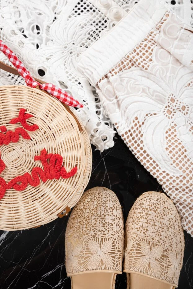 Кестелі өрнегі бар беж мақтадан жасалған әйелдердің мюлдері - фото 2